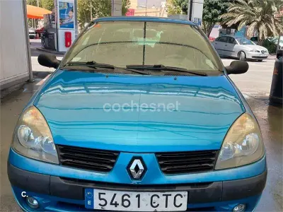 Usado Renault Clio II 80 CV (58 kW) 2004 Azul Berlina