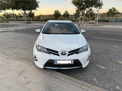 Toyota Auris Hybrid