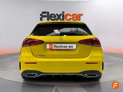 Usado Mercedes A180 116 CV (85 kW) 2020 Amarillo Berlina