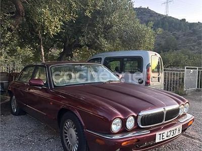 Granate Usado 1998 Jaguar XJ8 Executive Berlina | 2000 €