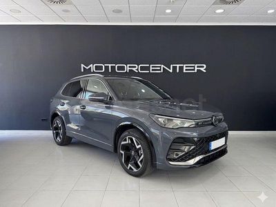 Usado VW Tiguan R-line 150 CV (110 kW) 2025 Gris / plata SUV