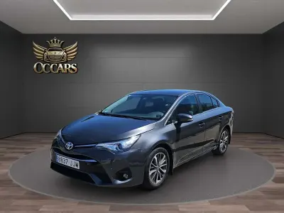 Używany Toyota Avensis Advance 143 KM (105 kW) 2015 Szary Sedan/Limuzyna
