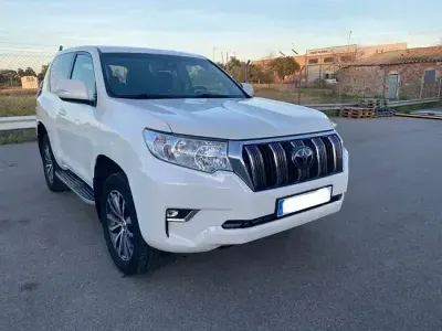 Begagnad Toyota Land Cruiser 177 HK (130 kW) 2018 Vit SUV