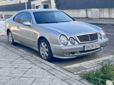 Plateado Usado 1999 Mercedes CLK200 Avantgarde Coupe | 1980 € (Super precio)