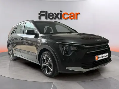 Usado Kia Niro 141 CV (103 kW) 2023 Gris SUV