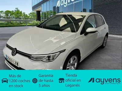 Usado VW Golf VIII Life 110 HP (80 kW) 2022 Branco Citadino