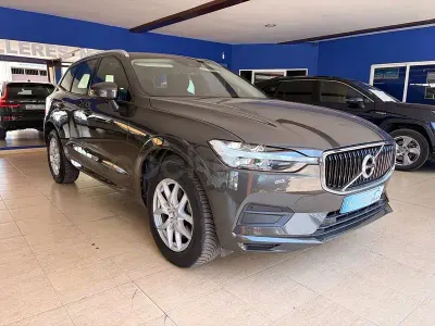 Usado Volvo XC60 Momentum 197 CV (144 kW) 2021 Gris / plata SUV