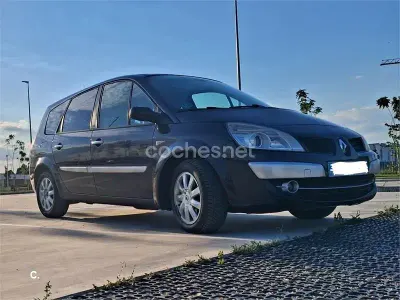 Usado Renault Grand Scénic II Dynamique 135 CV (99 kW) 2008 Negro Monovolumen