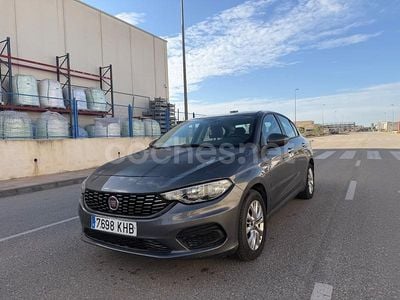 Gris / plata Usado 2018 Fiat Tipo Lounge Berlina | 8600 € (Buen precio)