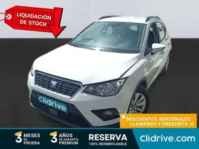 Usado Seat Arona Style 110 CV (80 kW) 2020 Blanco SUV