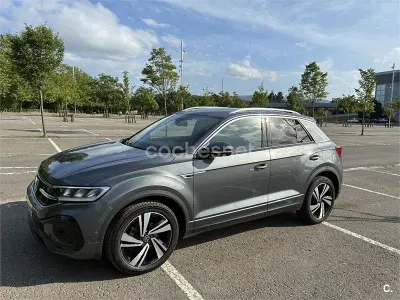 Usado VW T-Roc R-line 150 CV (110 kW) 2022 Gris / plata SUV