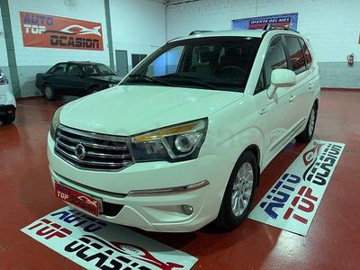 Blanco Usado 2014 Ssangyong (KGM) Rodius Limited Monovolumen | 9999 € (Precio justo)