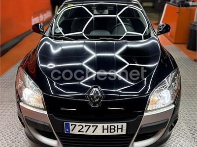 Usado Renault Mégane Dynamique 110 CV (80 kW) 2011 Negro Berlina
