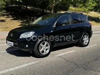 Usado Toyota RAV4 Executive 152 CV (111 kW) 2008 Gris / plata SUV