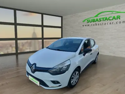 Usado Renault Clio Business 75 CV (55 kW) 2019 Blanco