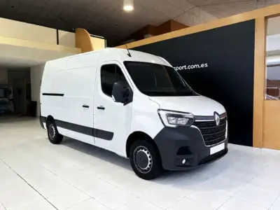 Usado Renault Master 110 CV (80 kW) 2024 Blanco Monovolumen