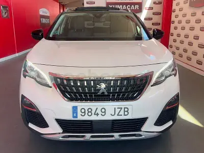 Usado Peugeot 3008 Allure 120 CV (88 kW) 2017 Blanco SUV