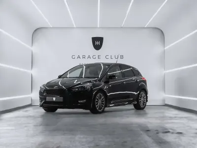 Usado Ford Focus ST-Line 125 CV (91 kW) 2016 Negro Berlina