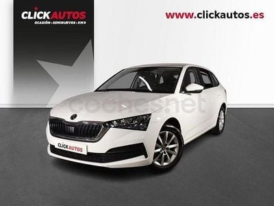 Usado Skoda Scala Active 95 CV (69 kW) 2022 Blanco Utilitario