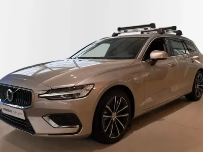 Nuevo Volvo V60 Core 350 CV (257 kW) 2025 Beige Familiar