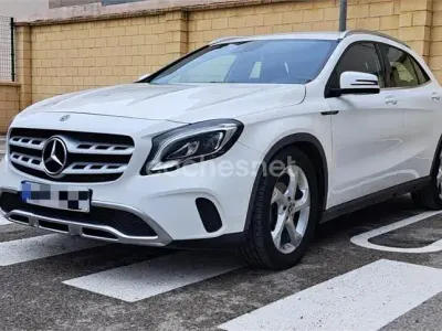 Usado Mercedes GLA200 136 CV (100 kW) 2019 Blanco SUV
