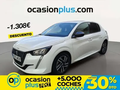 Usado Peugeot 208 Allure 102 CV (75 kW) 2022 Blanco Utilitario