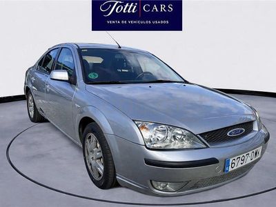 Usado Ford Mondeo Ghia 145 CV (106 kW) 2006 Gris / plata Berlina