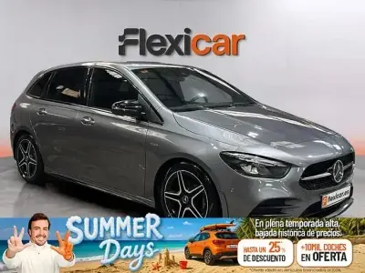 Usado Mercedes B200 150 CV (110 kW) 2021 Gris Utilitario