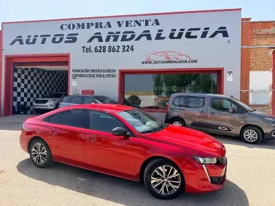 Usado Peugeot 508 Allure 130 CV (95 kW) 2022 Rojo Berlina