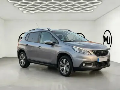 Usado Peugeot 2008 Style 110 CV (80 kW) 2018 Gris SUV