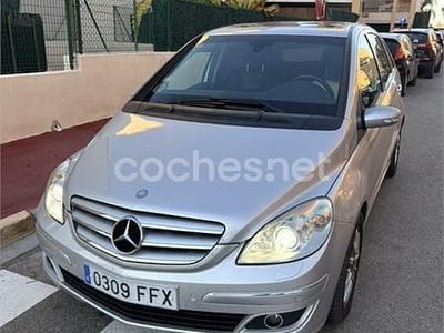 Mercedes B200
