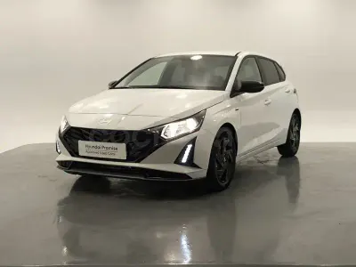 Nuevo Hyundai i20 Blackline 90 CV (66 kW) 2026 Blanco Utilitario