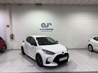 Usado Toyota Yaris Hybrid Style 116 CV (85 kW) 2023 Blanco Utilitario