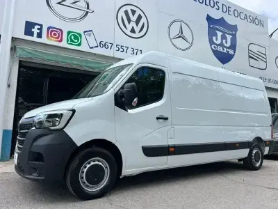 Usado Renault Master 135 CV (99 kW) 2023 Blanco Monovolumen