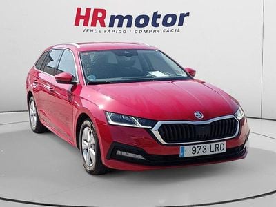 Usado Skoda Octavia Ambition 151 CV (111 kW) 2021 Rojo Familiar