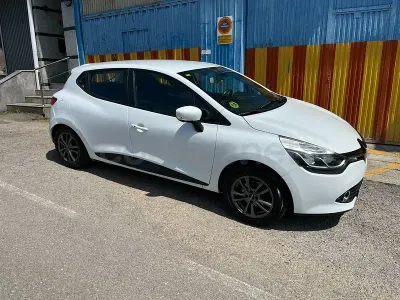 Usado Renault Clio IV Expression 90 CV (66 kW) 2014 Blanco Berlina