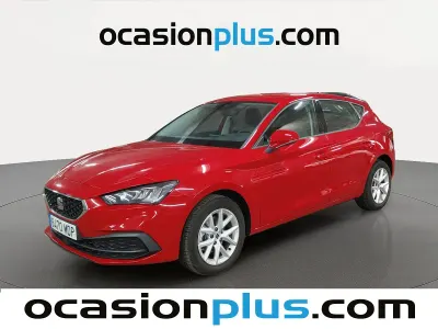 Usado Seat Leon Style 110 CV (80 kW) 2023 Rojo Utilitario