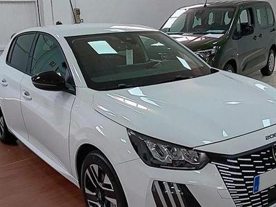Nuevo Peugeot 208 Allure 110 CV (80 kW) 2025 Pintura blanca okenite Utilitario