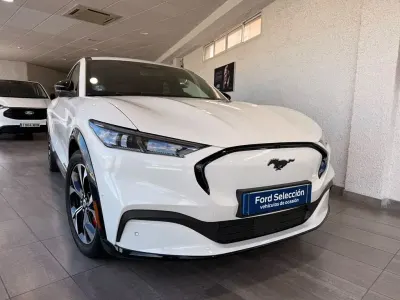 Usado Ford Mustang Mach-E Premium 123 kW (168 CV) 2024 Blanco estrella platino (metalizado) SUV