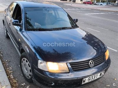 Azul Usado 1999 VW Passat Comfortline Berlina | 1400 € (Precio justo)