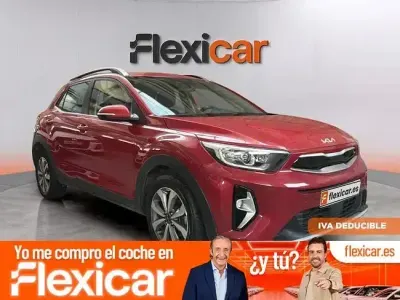 Usado Kia Stonic 100 CV (73 kW) 2024 Rojo SUV