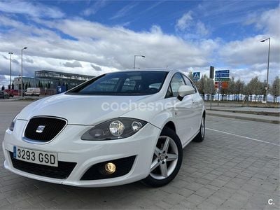 Usado Seat Leon Reference 90 CV (66 kW) 2010 Blanco Utilitario