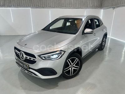 Gris / plata Usado 2021 Mercedes GLA200 SUV | 32.990 € (Precio justo)