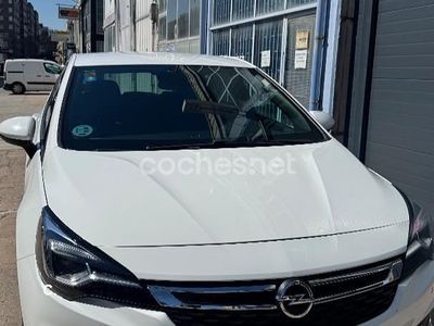 Używany Opel Astra 150 KM (110 kW) 2019 Biały Sedan/Limuzyna