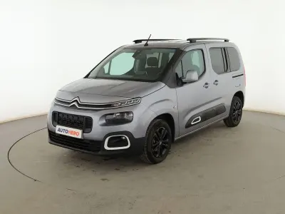Usado Citroën Berlingo Feel 102 CV (75 kW) 2021 Gris / plata Monovolumen
