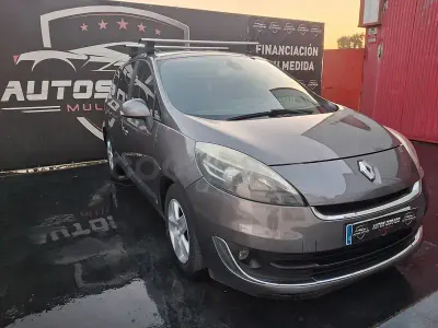 Usado Renault Grand Scénic III Dynamique 130 CV (95 kW) 2012 Marrón Monovolumen