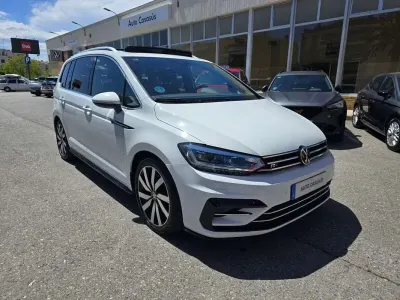 Usado VW Touran Sportline 150 CV (110 kW) 2021 Blanco Monovolumen