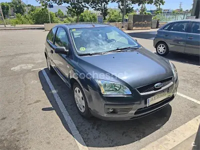 Usado Ford Focus Trend 100 CV (73 kW) 2005 Azul Berlina