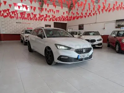 Usado Seat Leon Style 115 CV (84 kW) 2021 Blanco Familiar