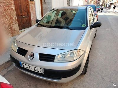 Gris / plata Usado 2005 Renault Mégane II Privilege Berlina | 2800 € (Precio justo)